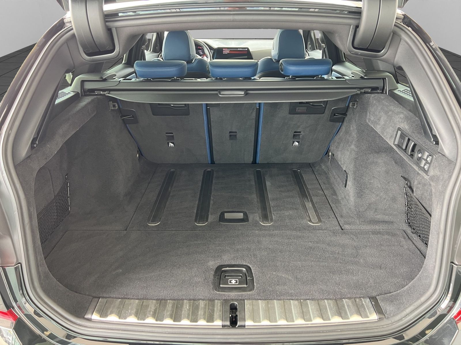 BMW 330i xDrive Touring M-Sport - Samsaru's Car Outlet