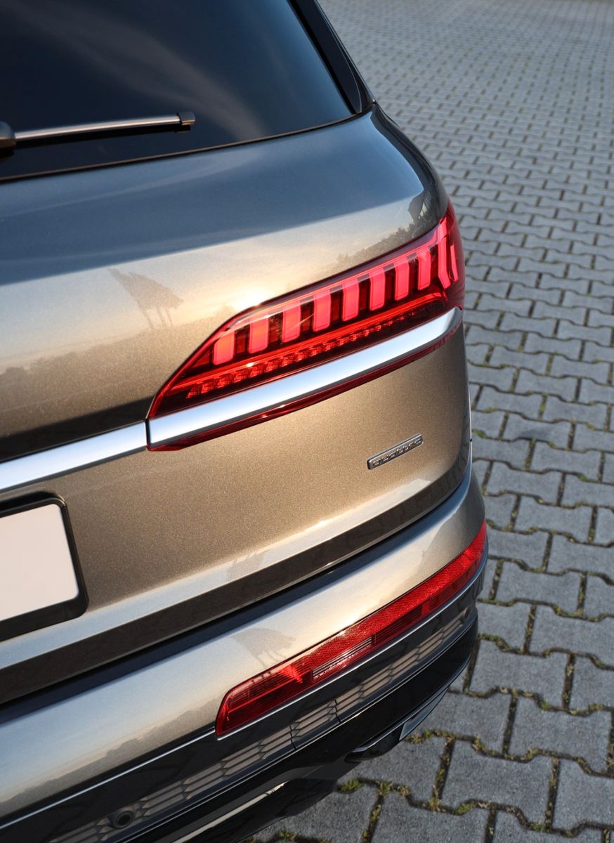Audi Q7 50 TDI quatt. S line S-Sitz AHK B&O HuD 22''