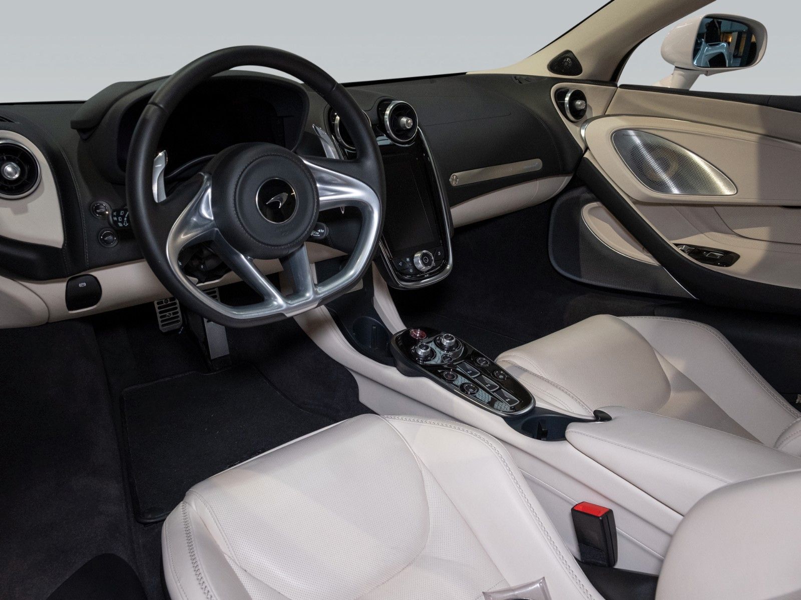 McLaren GT | Luxe | MSO Electrochromic Roof