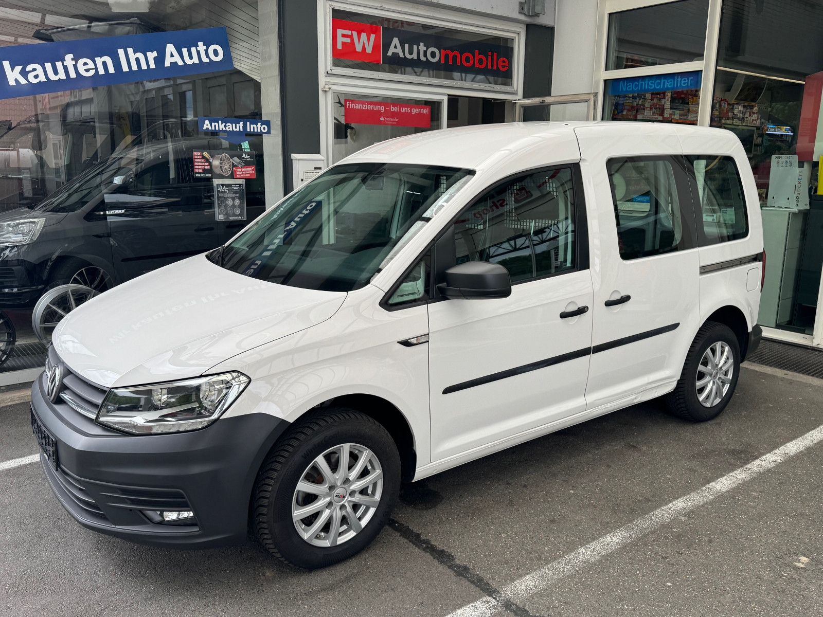 Volkswagen Caddy 2,0 TDI DSG - Samsaru's Car Outlet