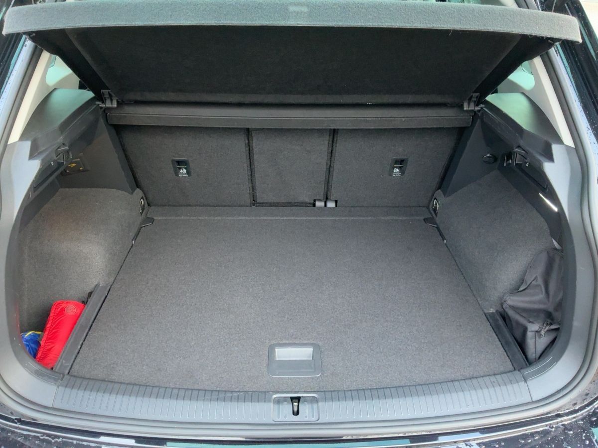 Volkswagen Tiguan 2.0 TDI 4M ELEGANCE MATRIX+NAVI+AHK+PANO