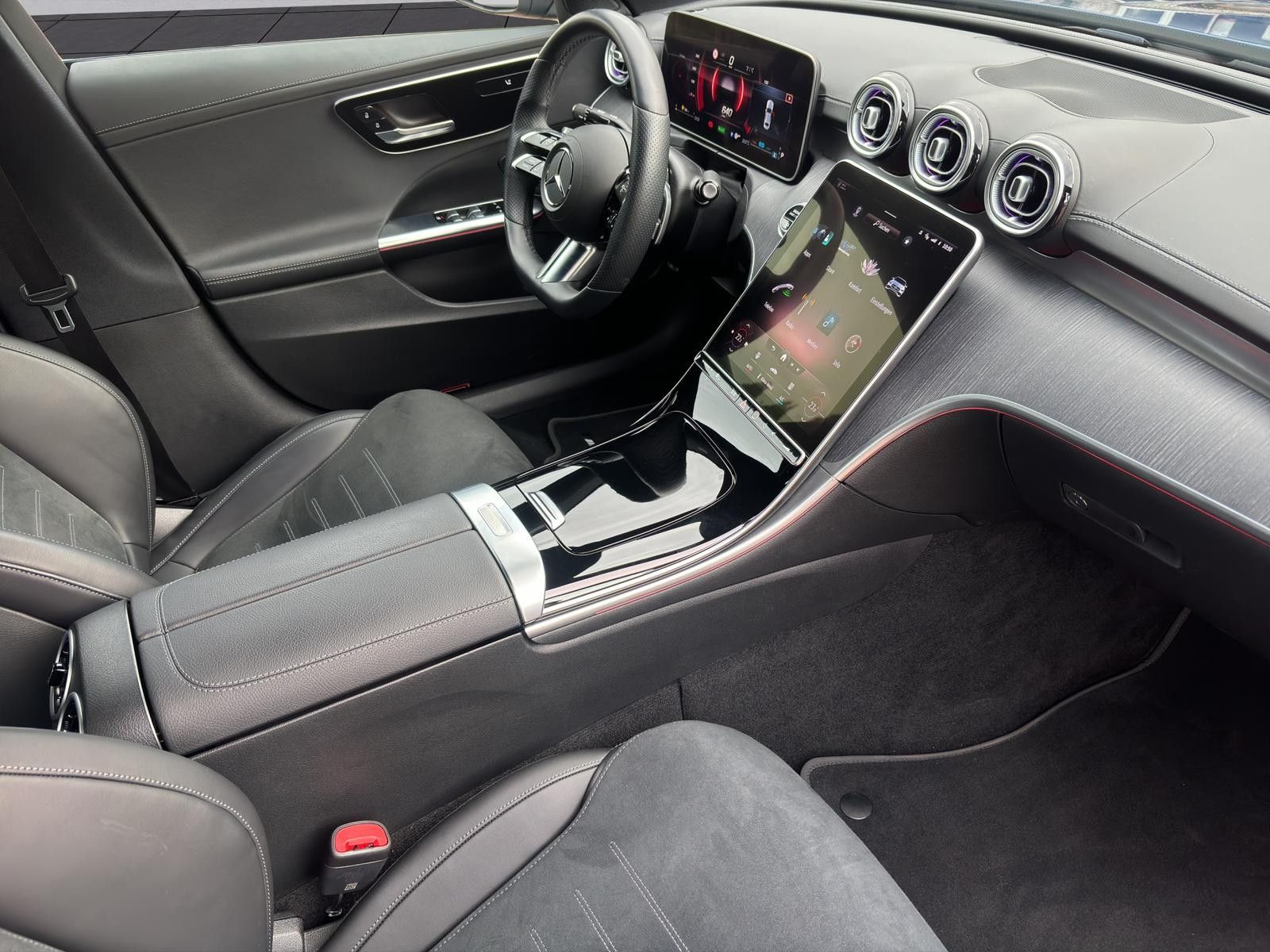 Mercedes-Benz C 200 4MATIC AMG Line - Samsaru's Car Outlet