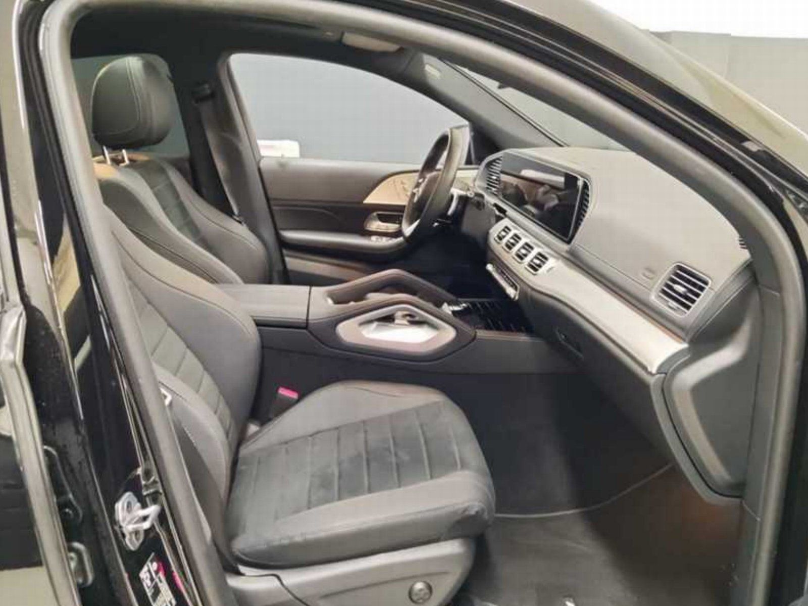 Mercedes-Benz GLE450d AMG Advan+ DISTRO Pano AIRMATIC AHK MLED