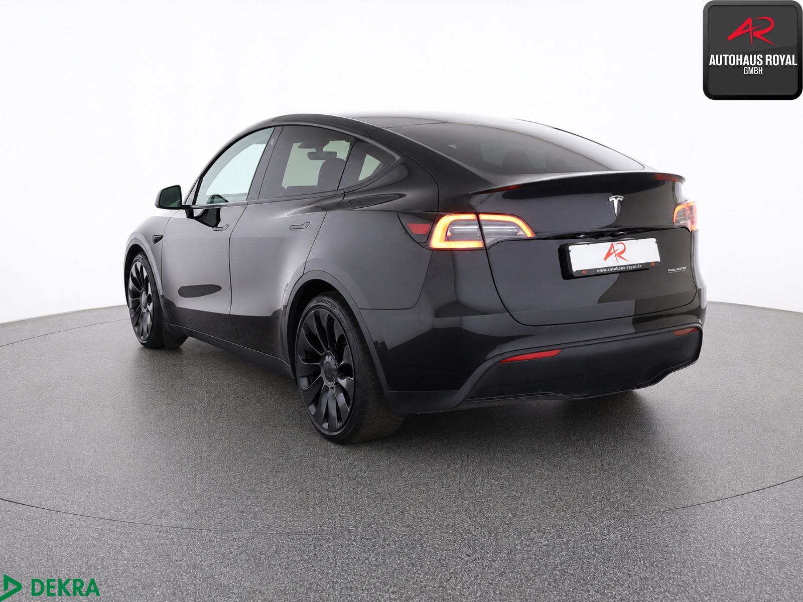 Tesla Model Y PERFORMANCE Dual Motor AWD PANO,KEYLESS