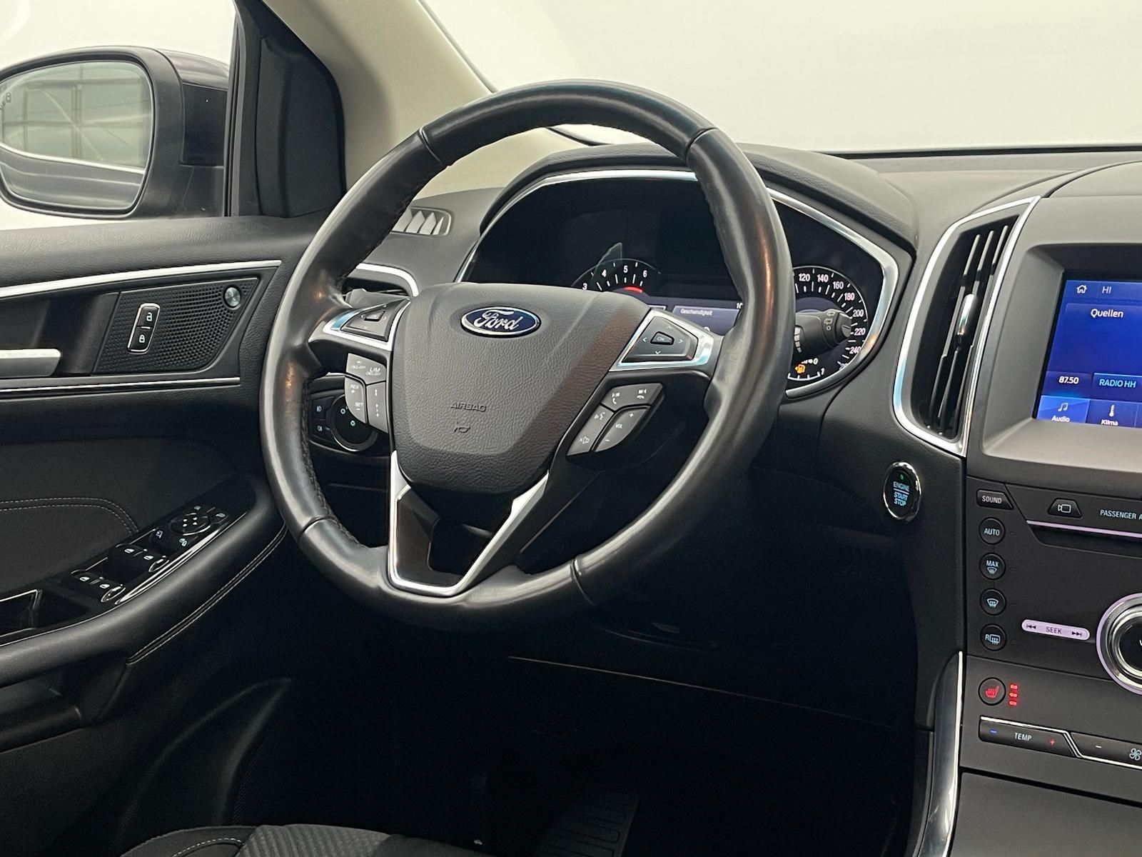 Ford Edge Titanium 4x2 *KAM*AHK*MATRIX*PANO*ACC*B&O*