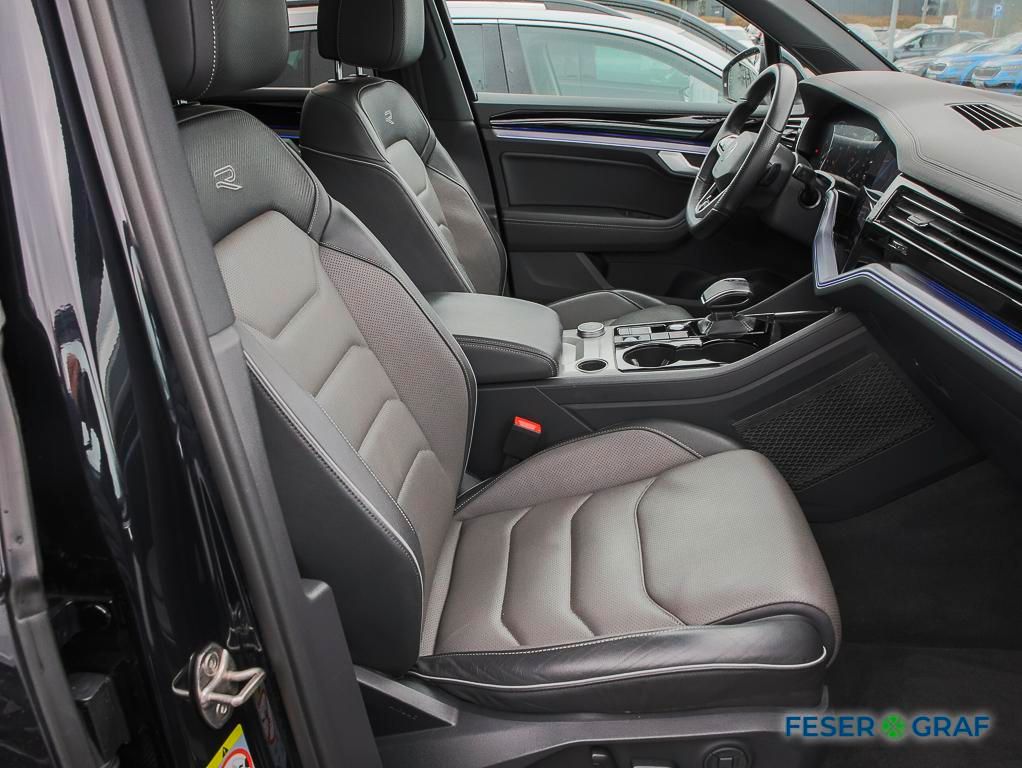 Volkswagen Touareg 3.0 TDI 4M R-Line Black - Samsaru's Car Outlet
