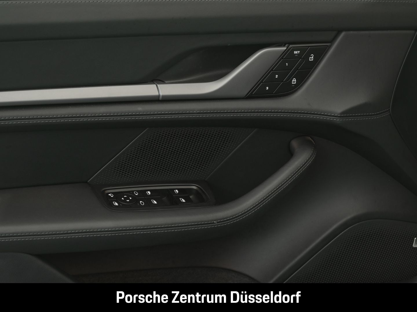 Porsche Taycan 4S Sport Turismo Neptunblau BOSE Panorama