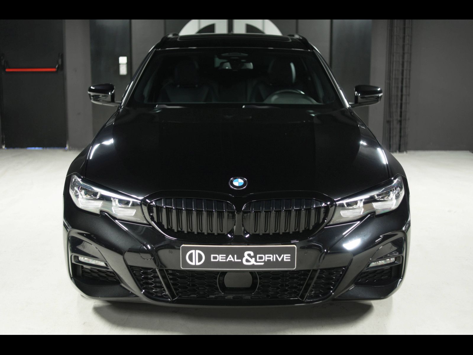 BMW 330 i Touring xDrive M Sport Shadow - Samsaru's Car Outlet