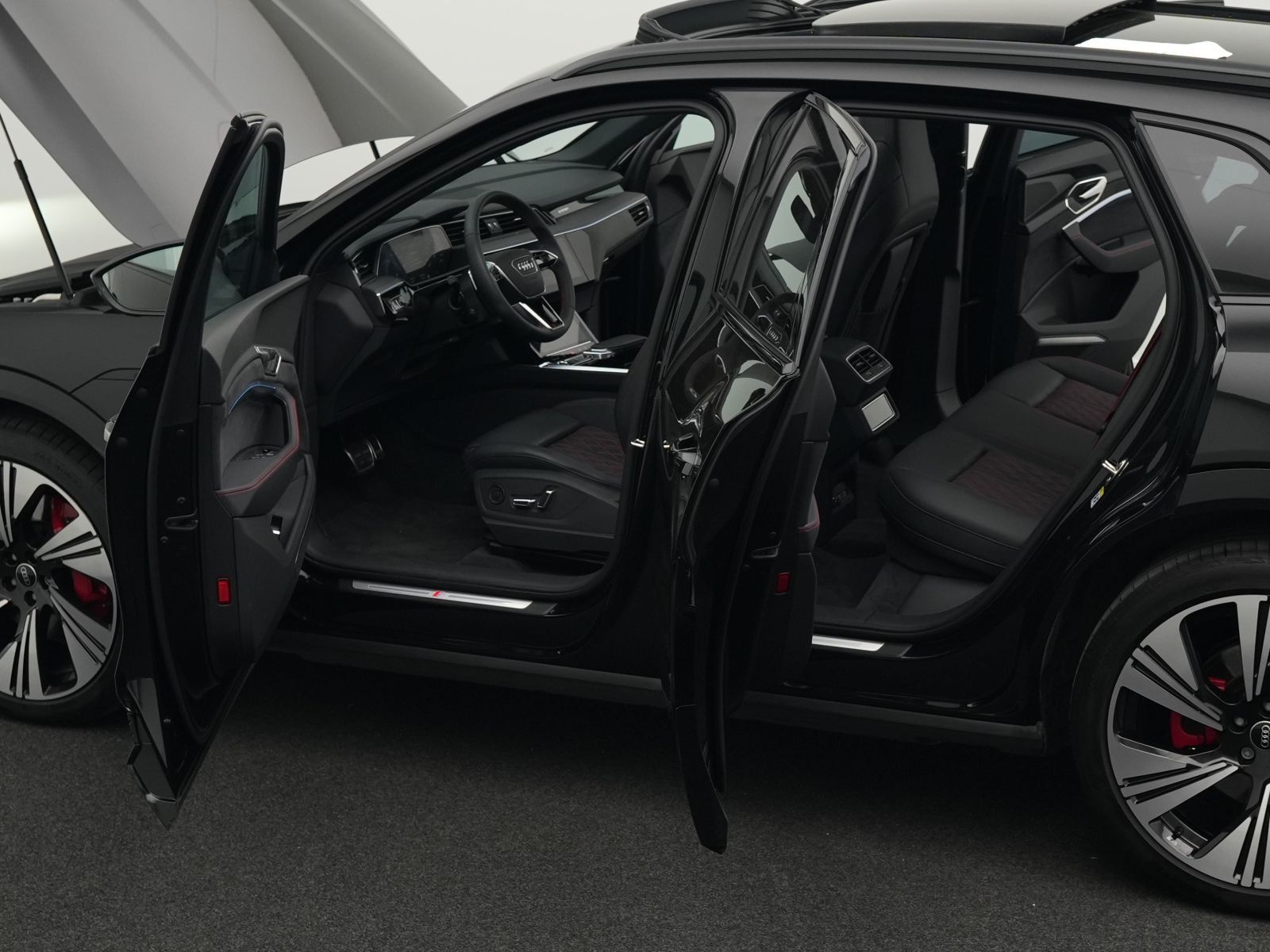 Audi Q8 e-tron S line 55 quattro *Opt.schw*PANO*AHK*