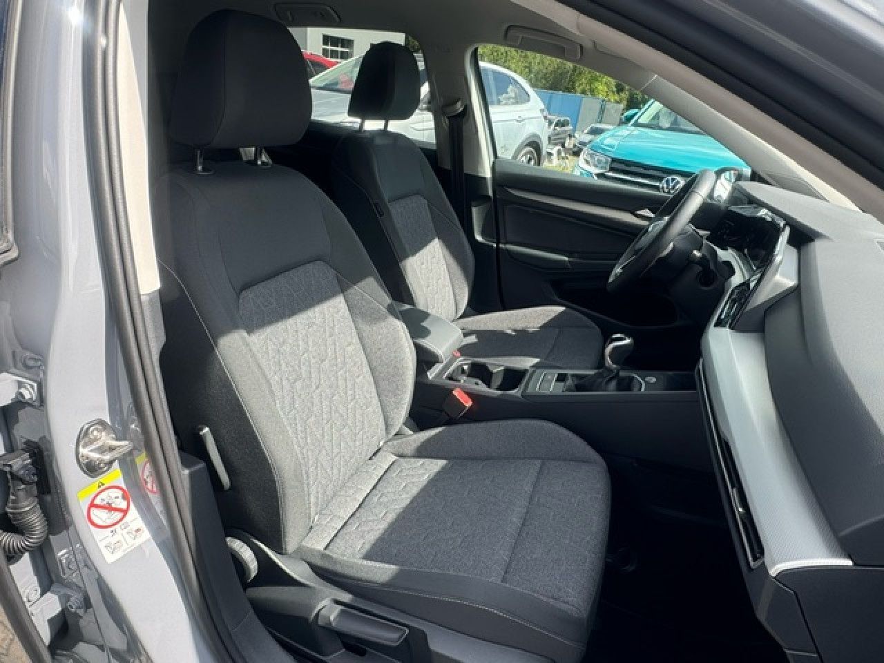 Volkswagen Golf VIII Move 1.5 TSI - Samsaru's Car Outlet