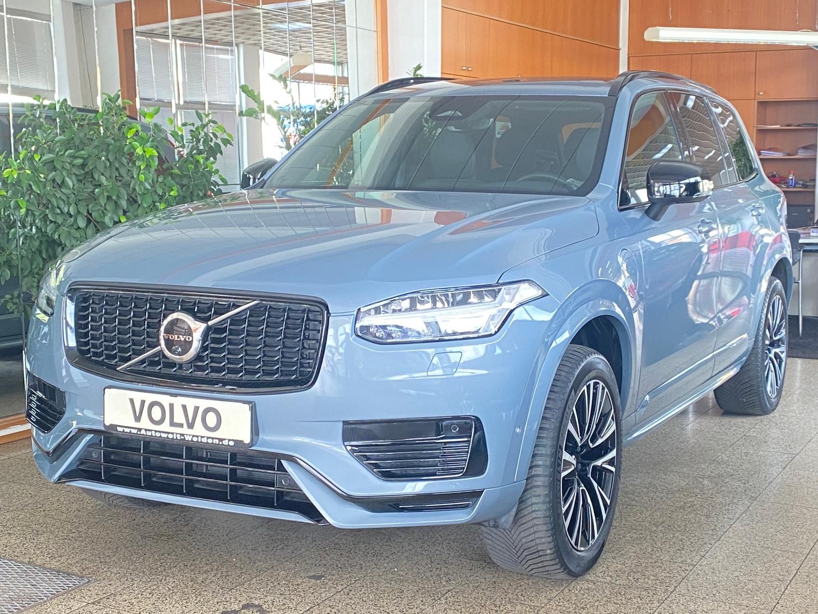 Volvo XC90 T8 Twin Engine Plug-In Hybrid AWD Plus Dark