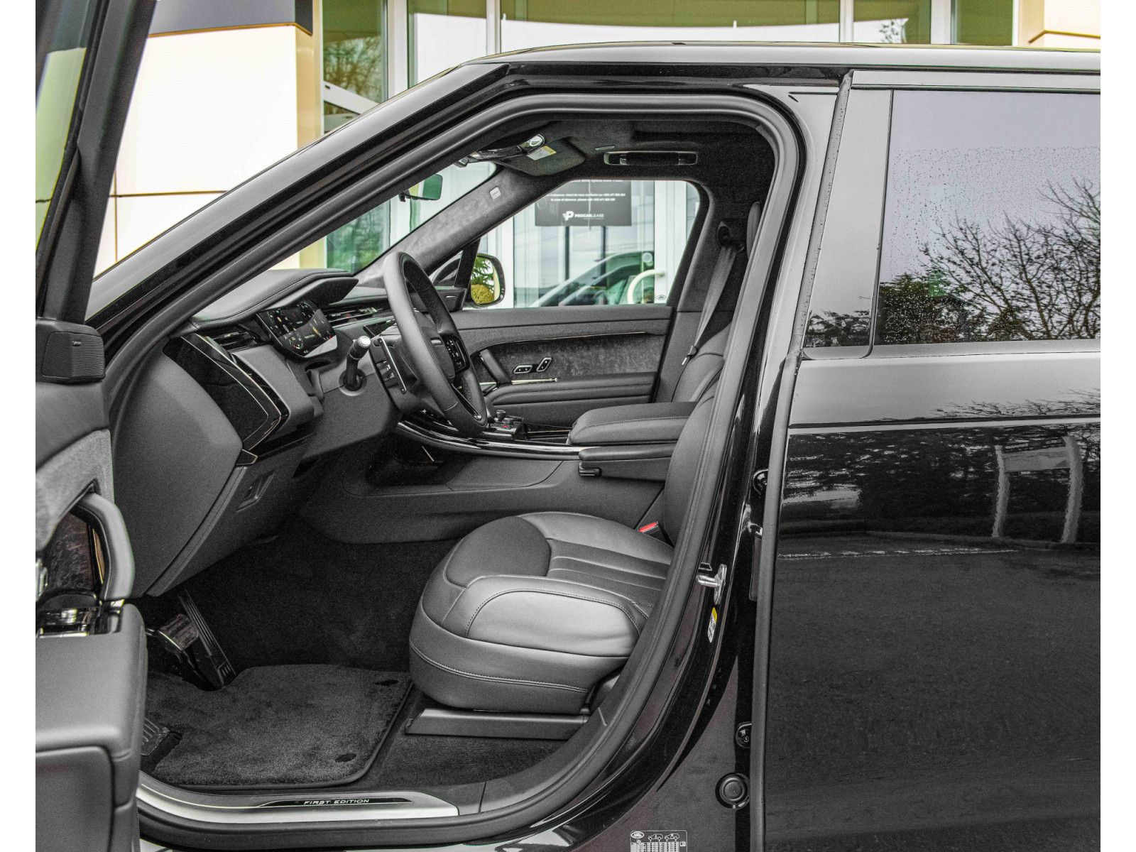 Range Rover Sport P530 V8 FIRST EDITION BLACK - Samsaru's Car Outlet