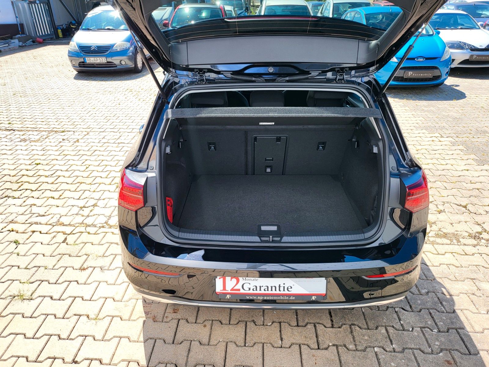 Volkswagen Golf VIII Lim. Active eTSI - Samsaru's Car Outlet