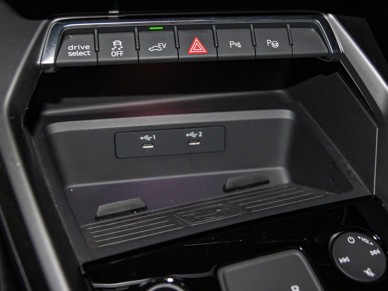 Audi A3 Sportback 45 TFSI e S line AHK Keyless Kamera