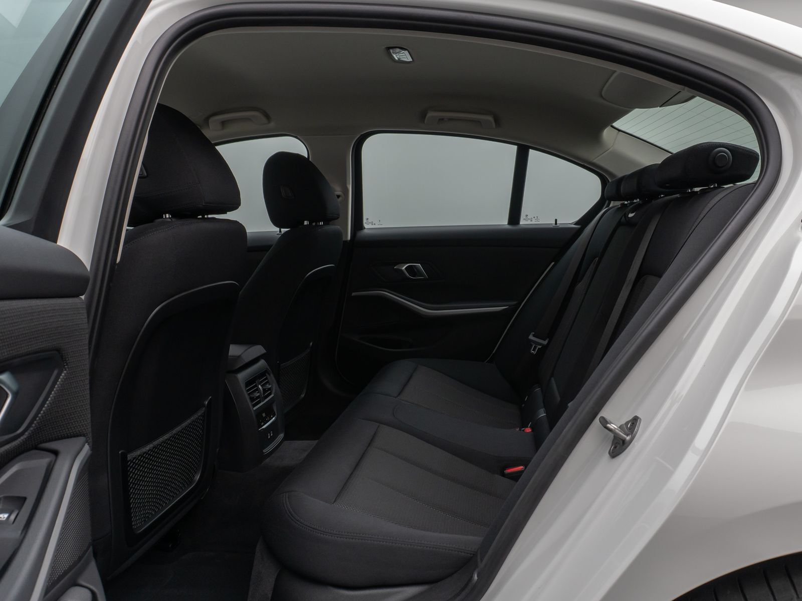 BMW 320e - Samsaru's Car Outlet