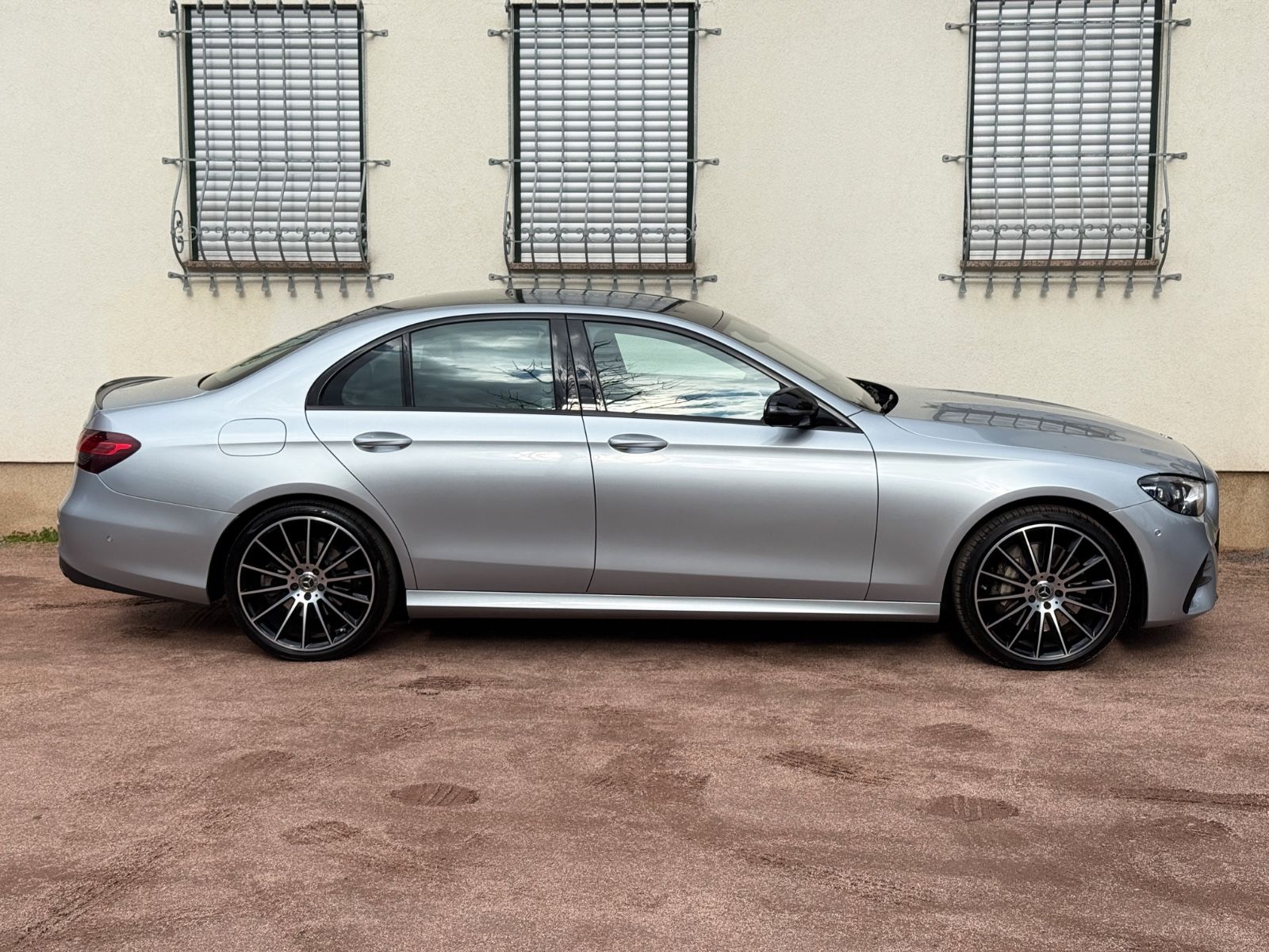 Mercedes-Benz E 400 d 4Matic AMG-LINE - Samsaru's Car Outlet