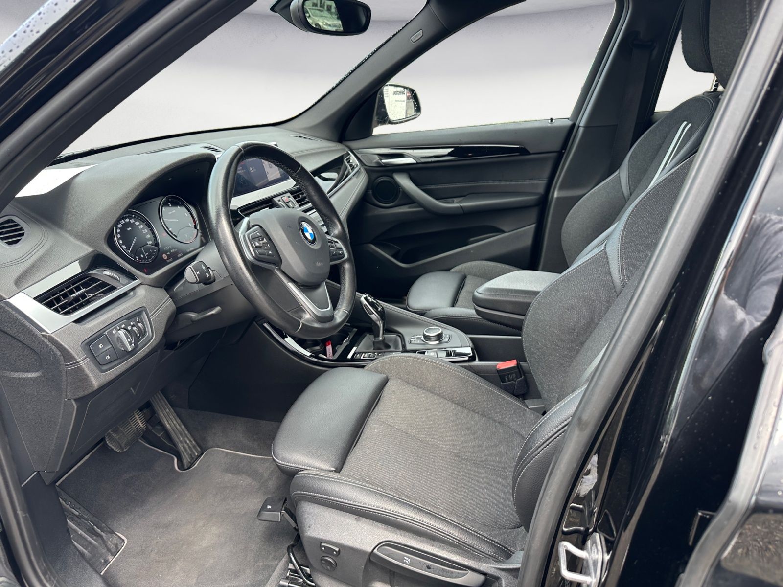 BMW X1 xDrive18d Sport Line - Samsaru's Car Outlet