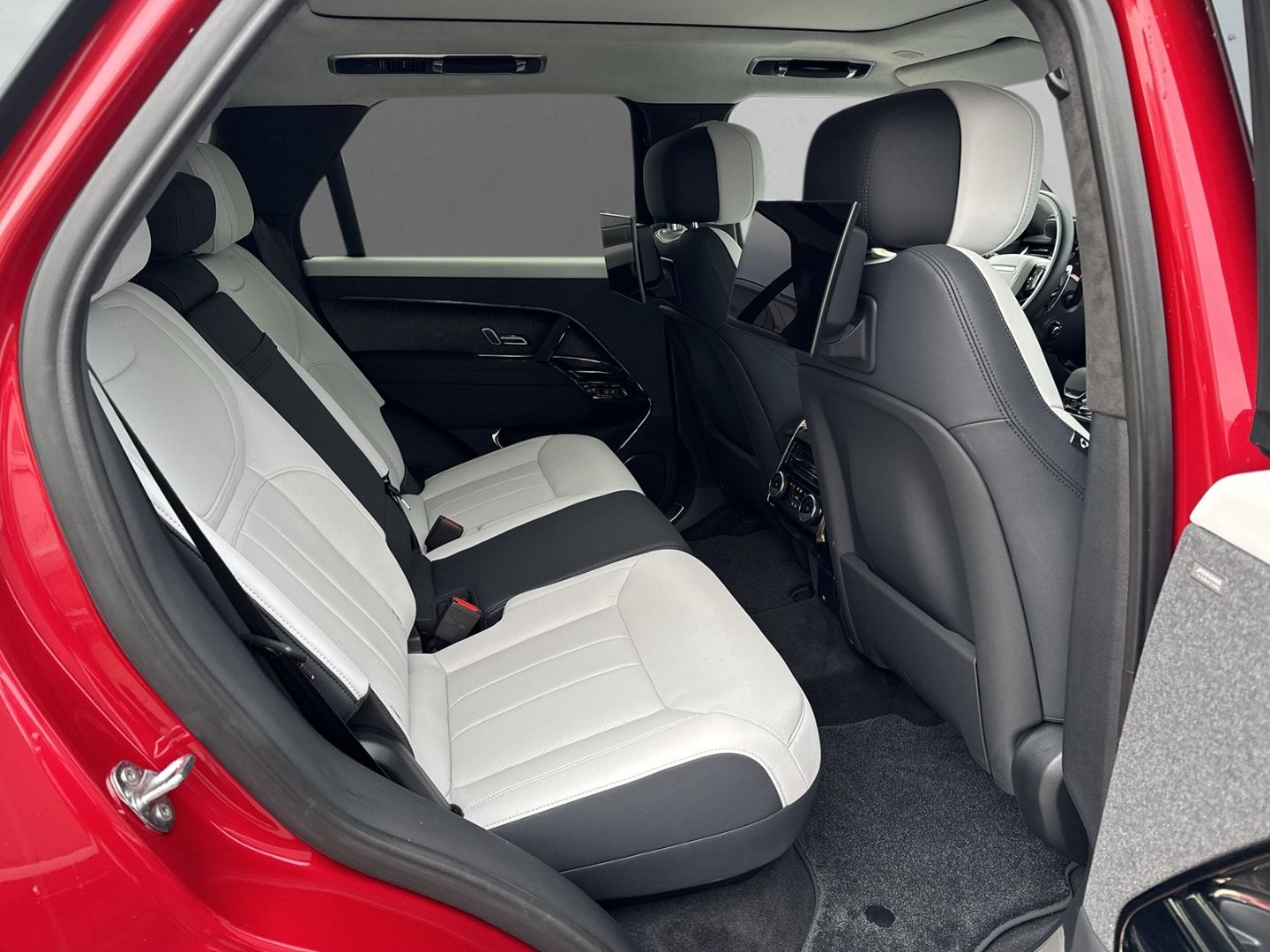 Range Rover Sport First Edition P530 - Samsaru's Car Outlet