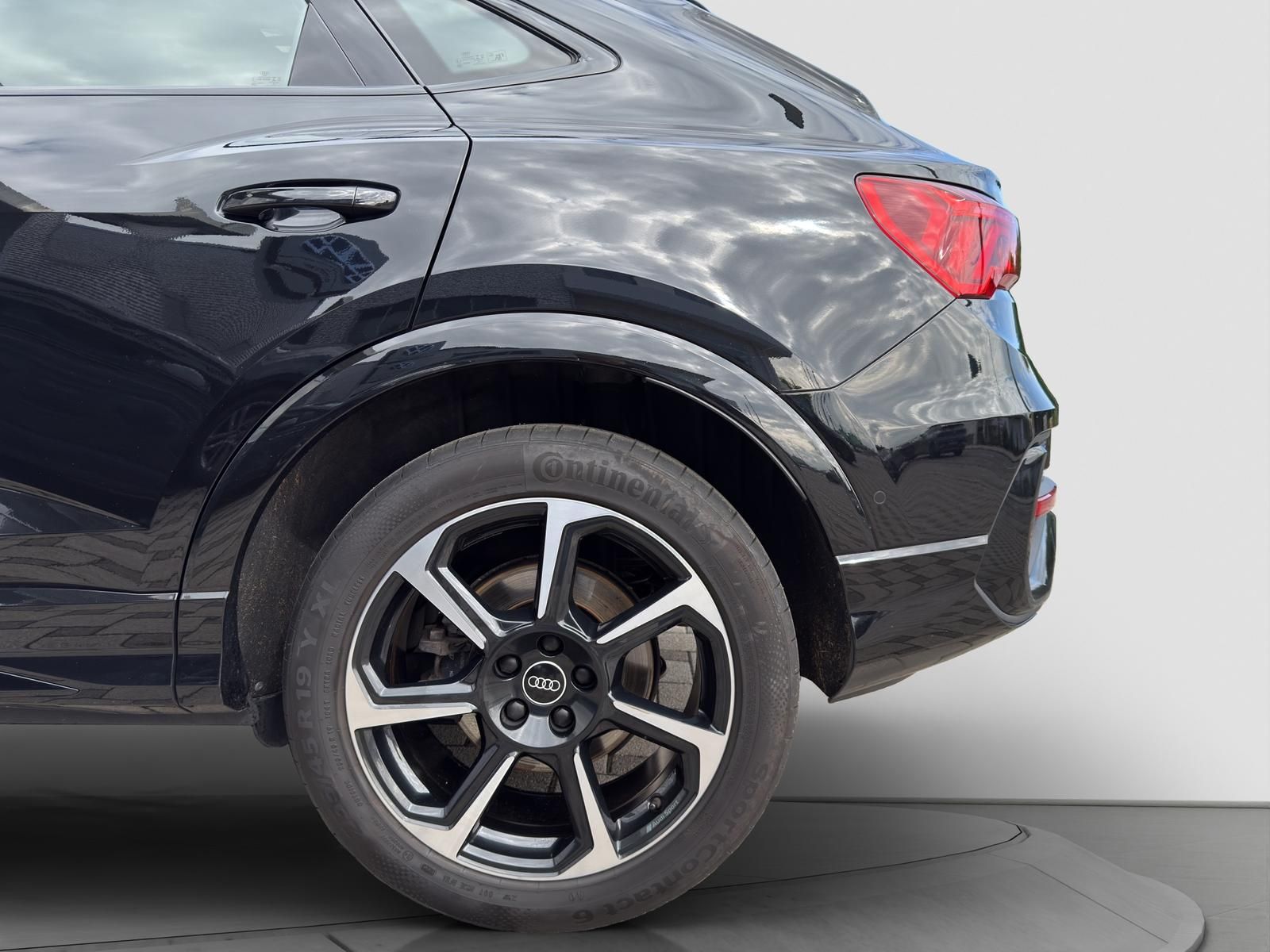 Audi Q3 Sportback 40 TDI quattro S line S tronic - Samsaru's Car Outlet