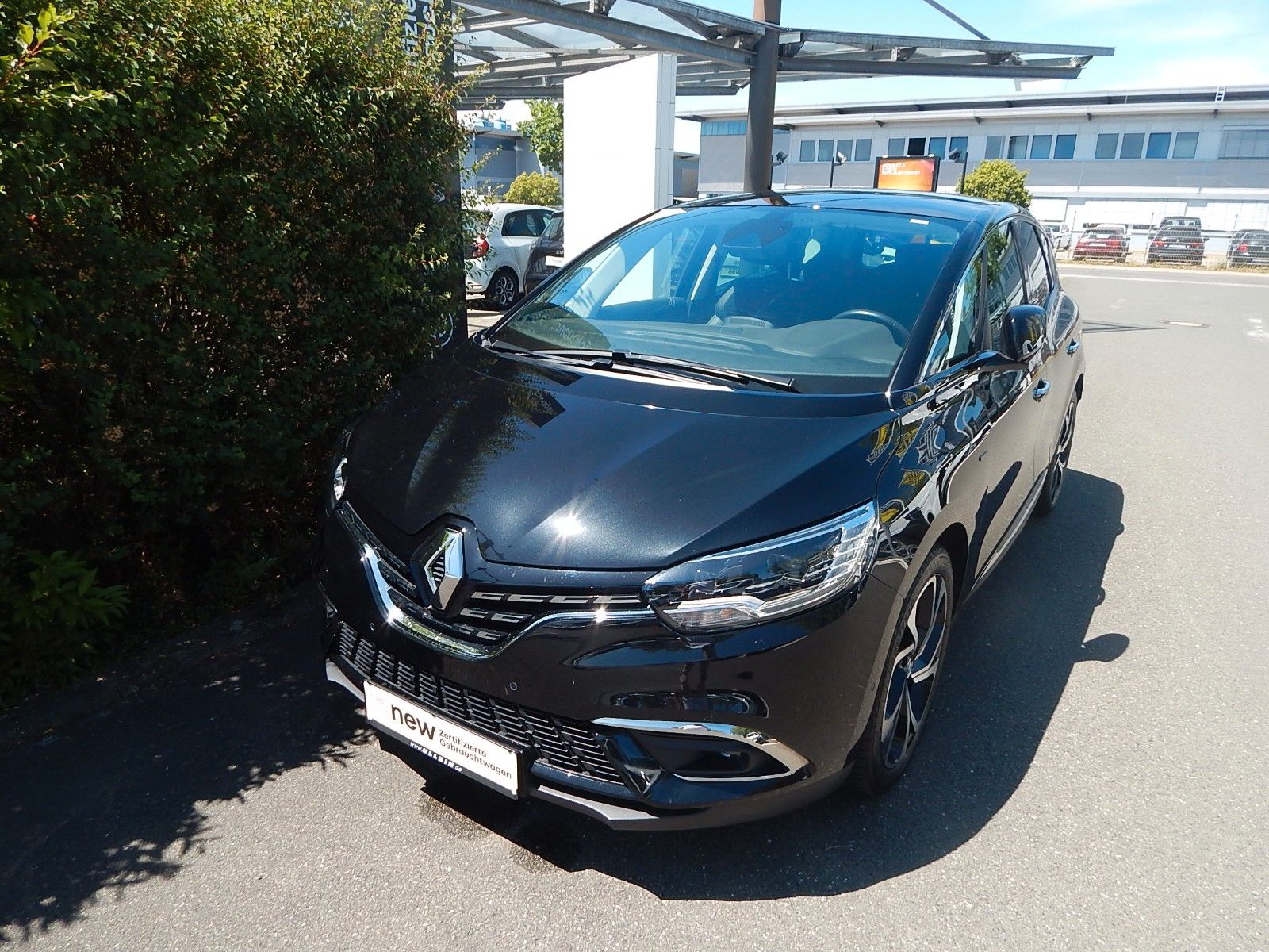 Renault Scenic TCe 140 Black Edition - Samsaru's Car Outlet