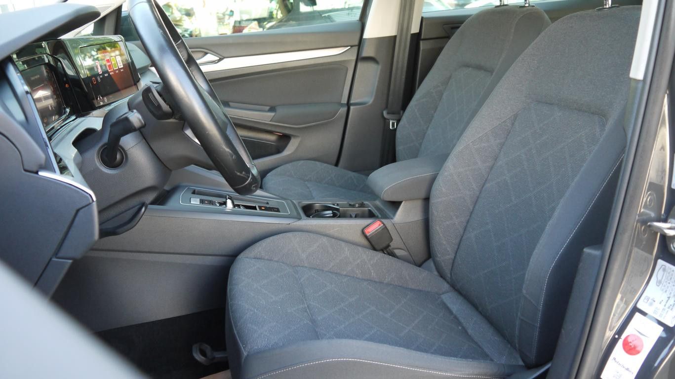 Volkswagen Golf VIII Variant Life - Samsaru's Car Outlet