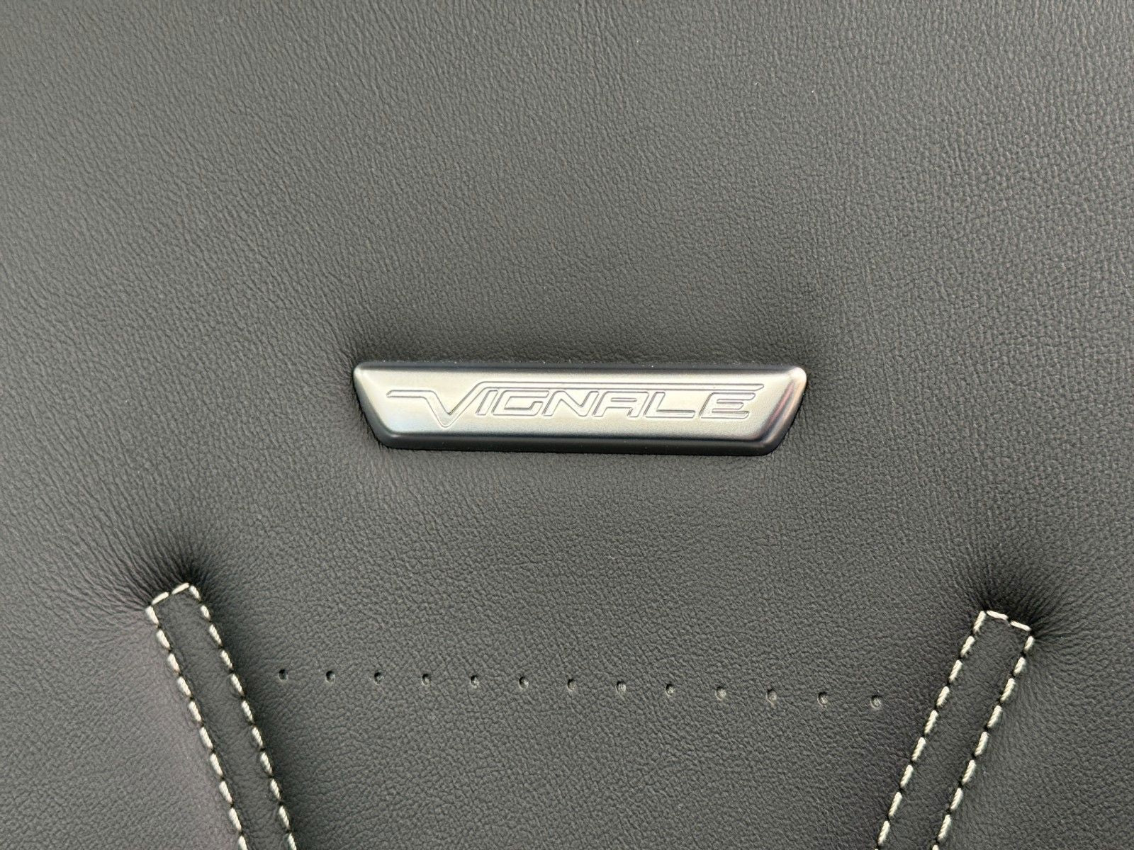 Ford Kuga Plug-In Hybrid Vignale - Samsaru's Car Outlet