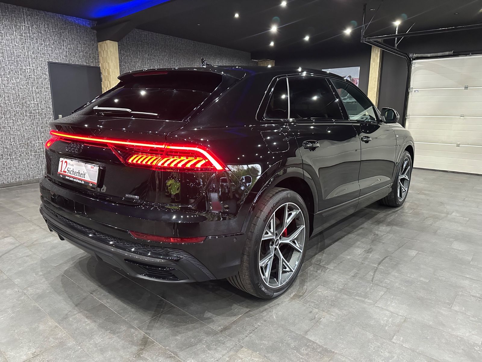 Audi Q8 quattro Competition S Line / Carbon/ Matrix