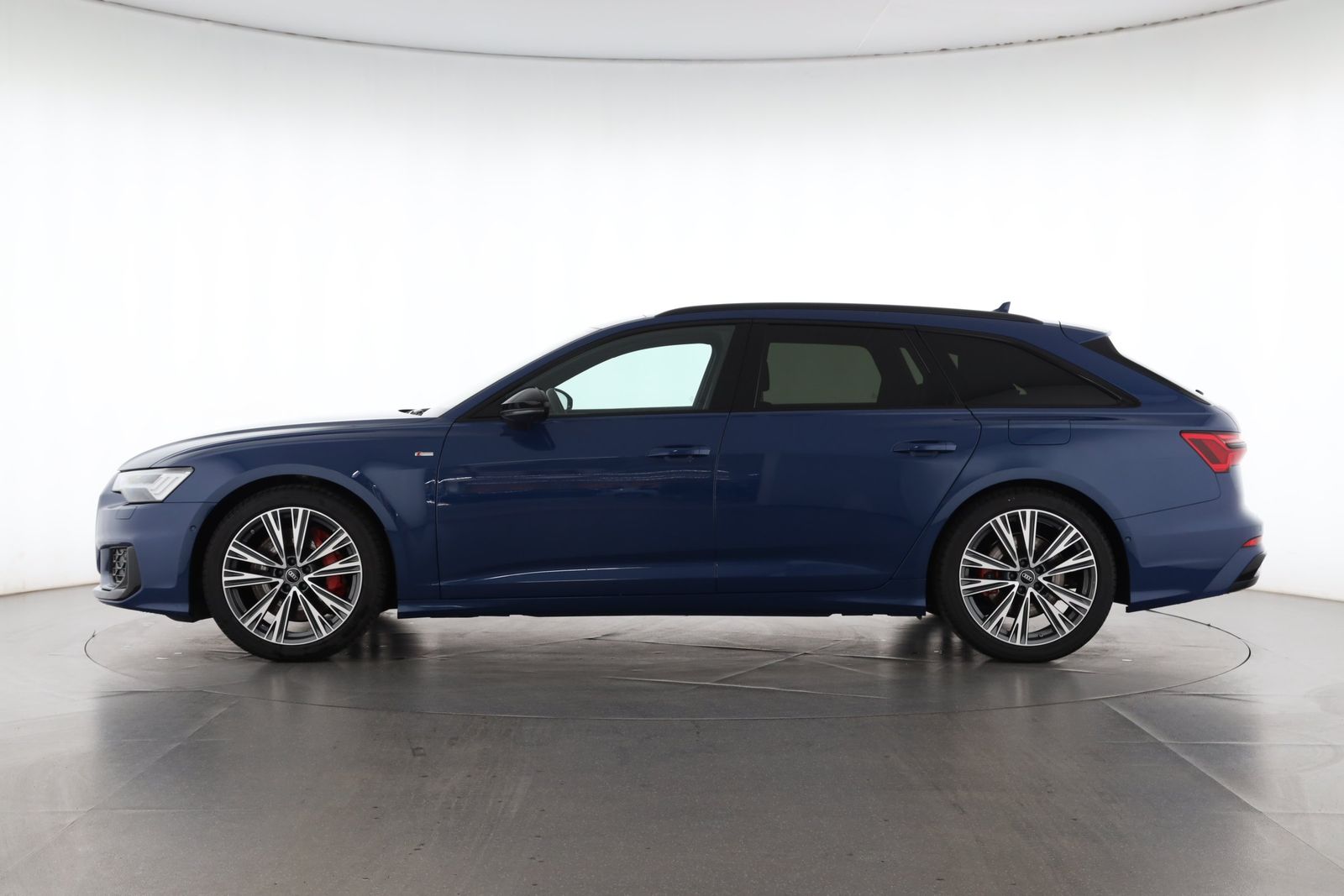 Audi A6 Avant 55 TFSI e quattro S tronic S line AHK