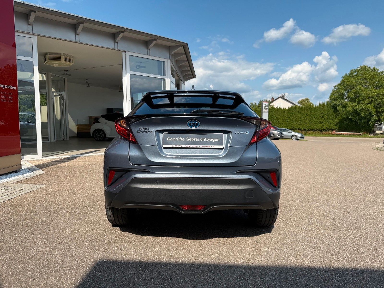 Toyota C-HR Team D 1.8l-Hybrid - Samsaru's Car Outlet
