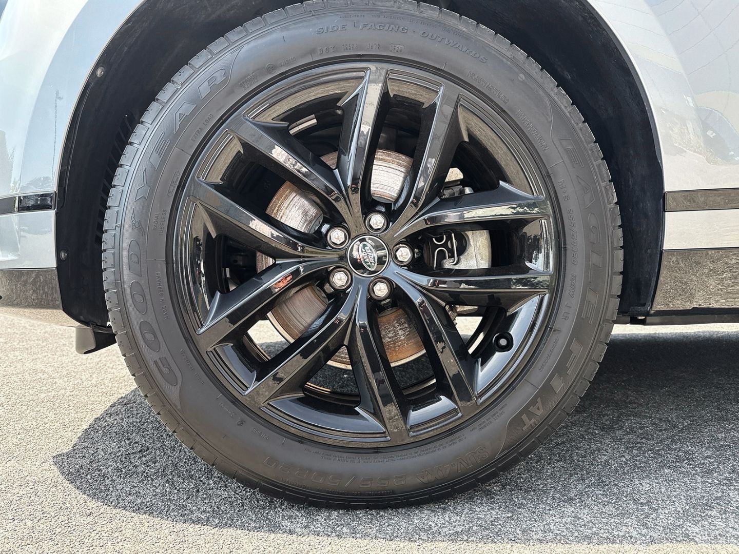 Range Rover Velar D200 R-Dynamic SE - Samsaru's Car Outlet