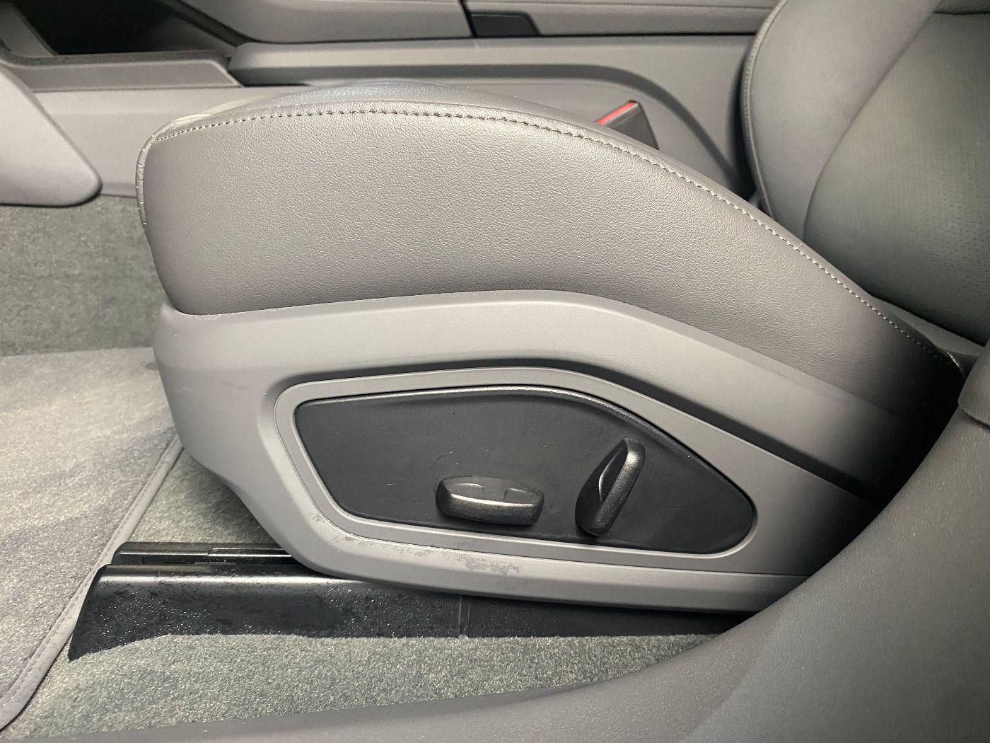 Porsche Taycan 4 Cross Turismo | Beifahrerdisplay |