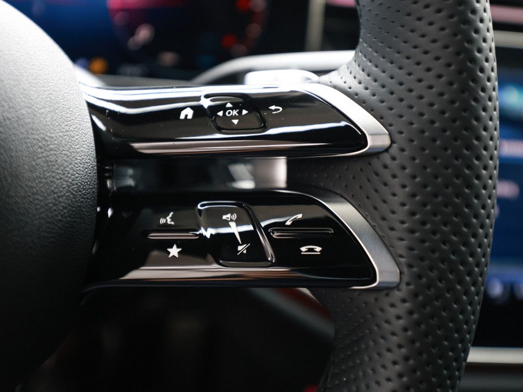 Mercedes-Benz E 450 d 4M T AMG Line NIGHT AHK STANDHZ. PANO BT