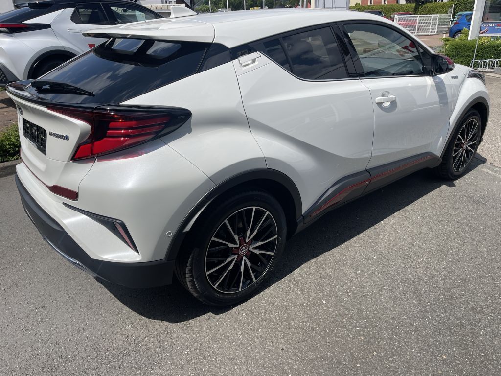 Toyota C-HR 2.0 Hybrid Lounge - Samsaru's Car Outlet