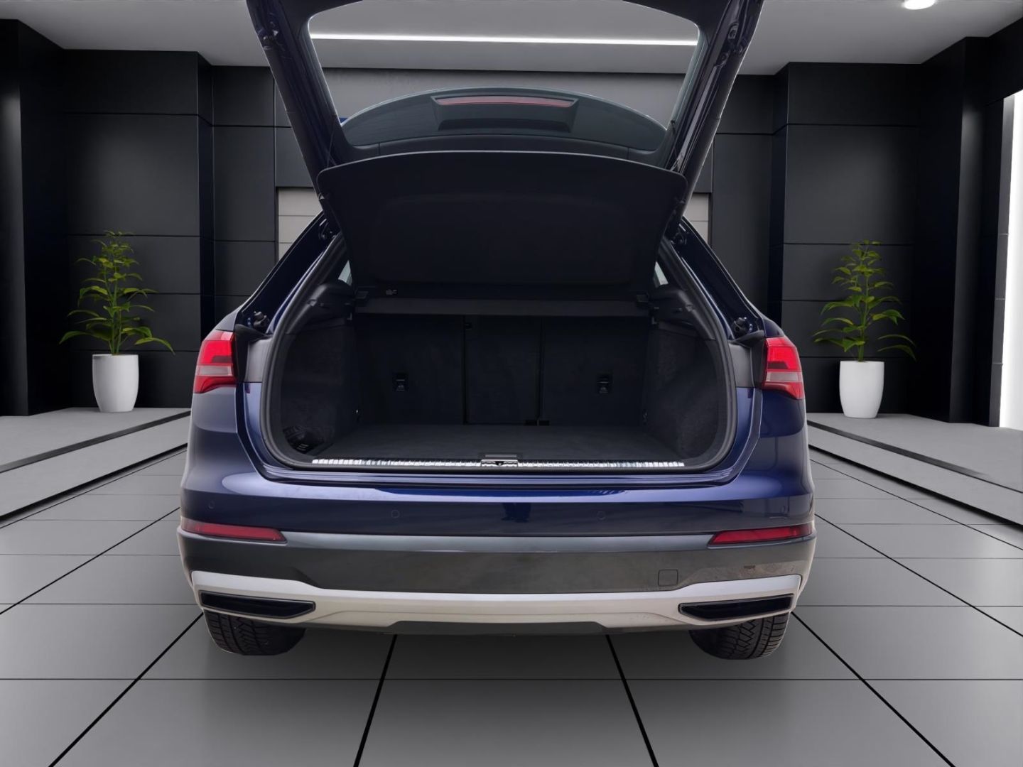 Audi Q3 40 TDI Q ADVANCED - Samsaru's Car Outlet