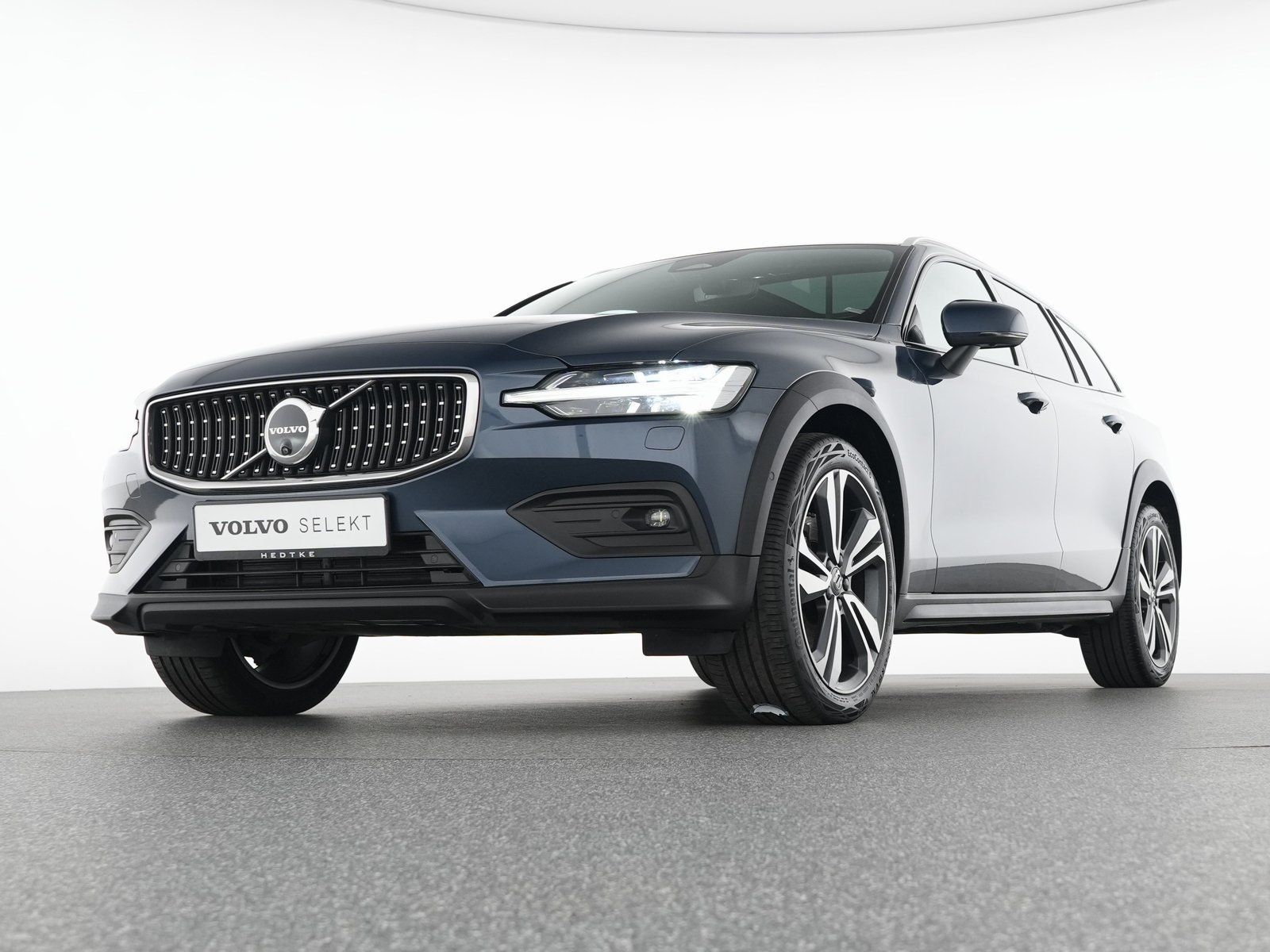 Volvo V60 CC B4 AWD Ultimate SONDERFINANZIERUNG 1,99%*