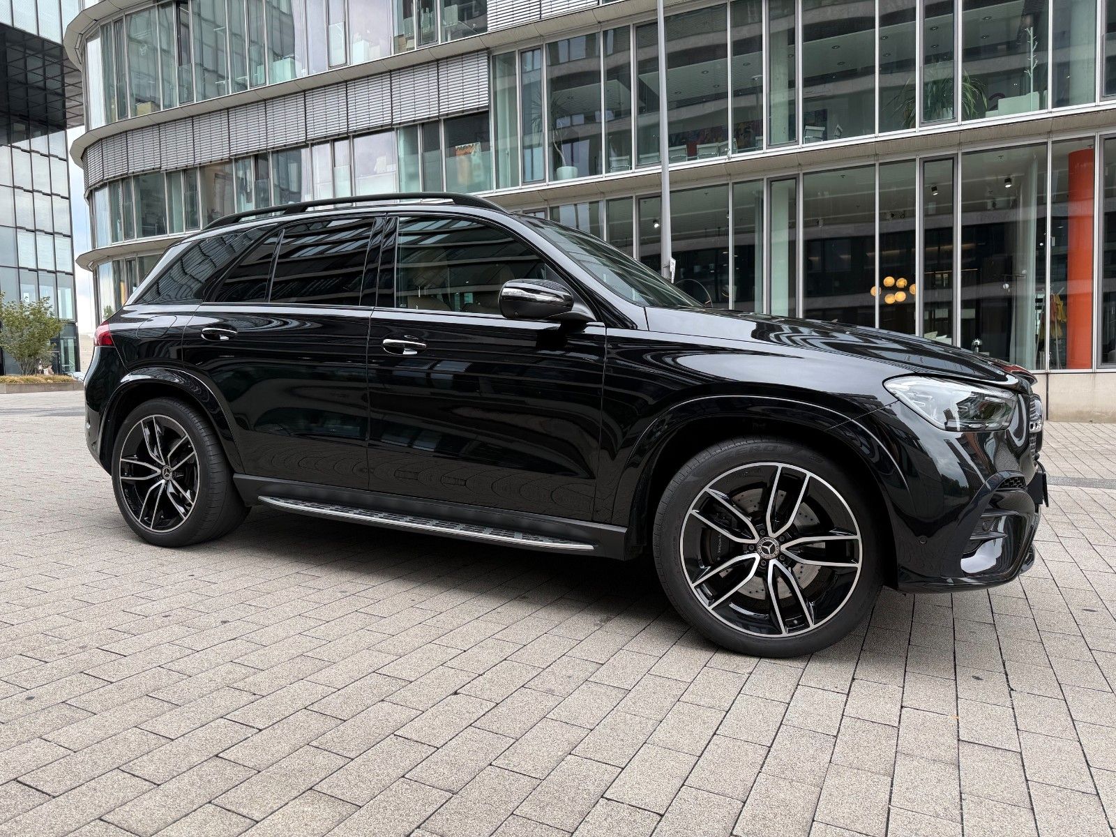 Mercedes-Benz GLE450d AMG SoftClose Pano Massage 360° HUD 22''