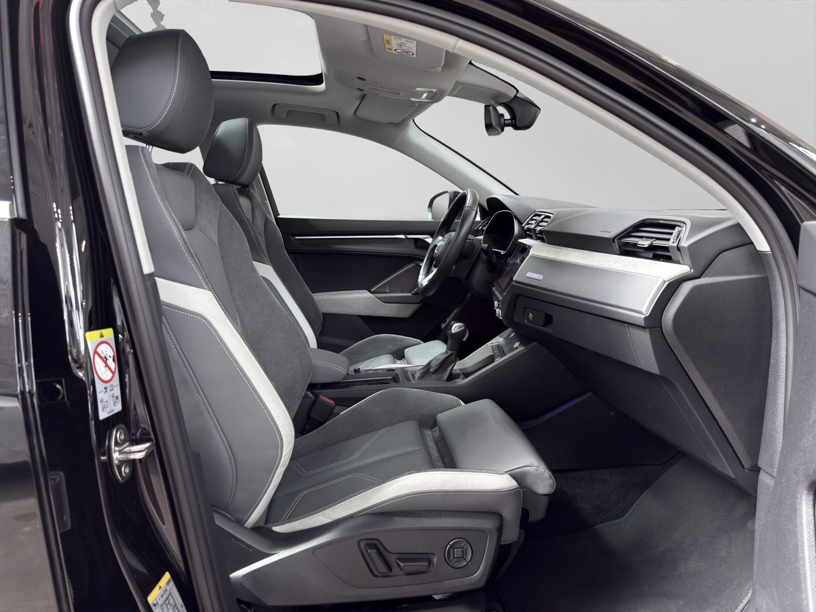 Audi Q3 Sportback 45 TFSI Q S LINE - Samsaru's Car Outlet