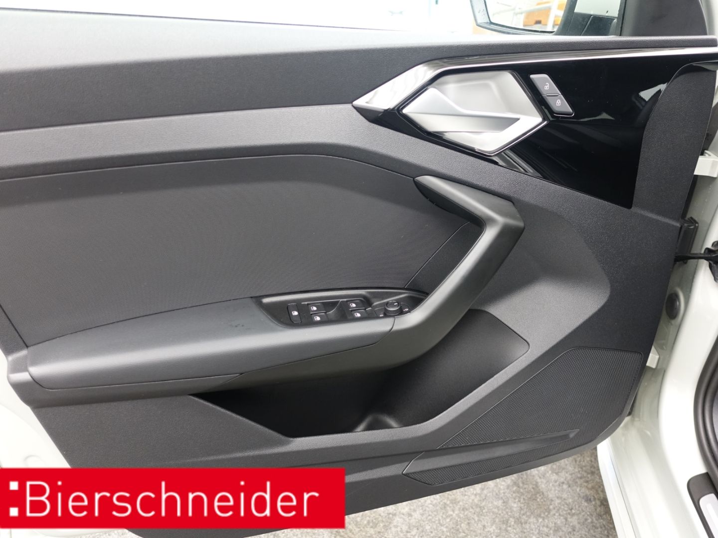 Audi A1 Sportback 25 TFSI S tronic line - Samsaru's Car Outlet