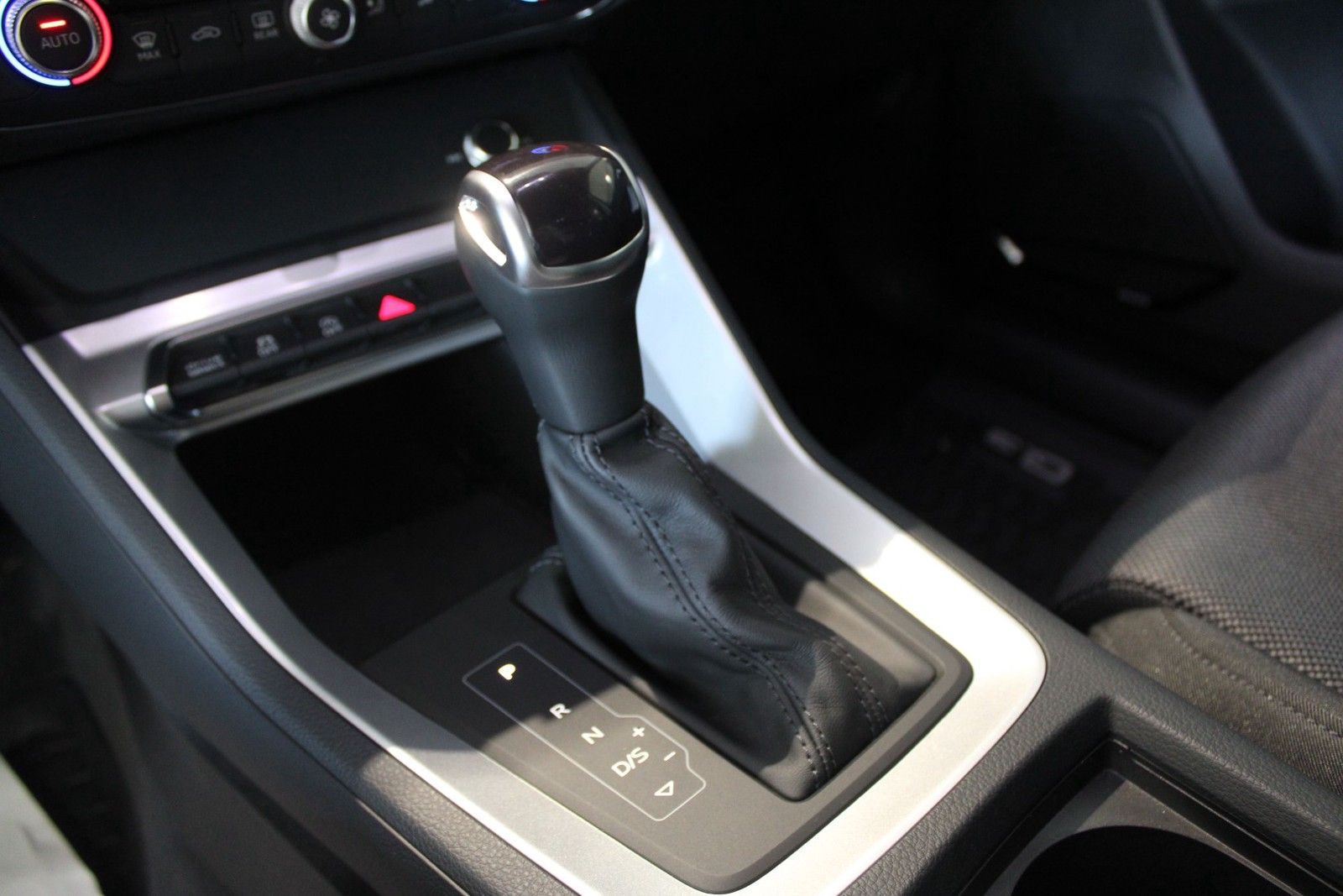 Audi Q3 40 TFSI quattro advanced - Samsaru's Car Outlet