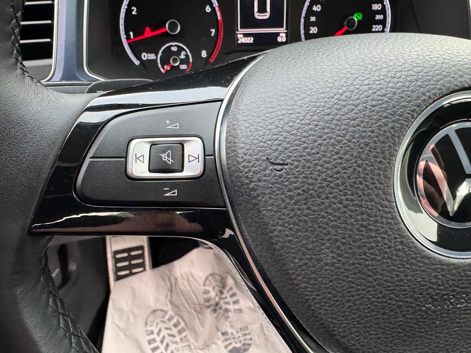 Volkswagen T-Roc 1.5 TSI DSG - Samsaru's Car Outlet