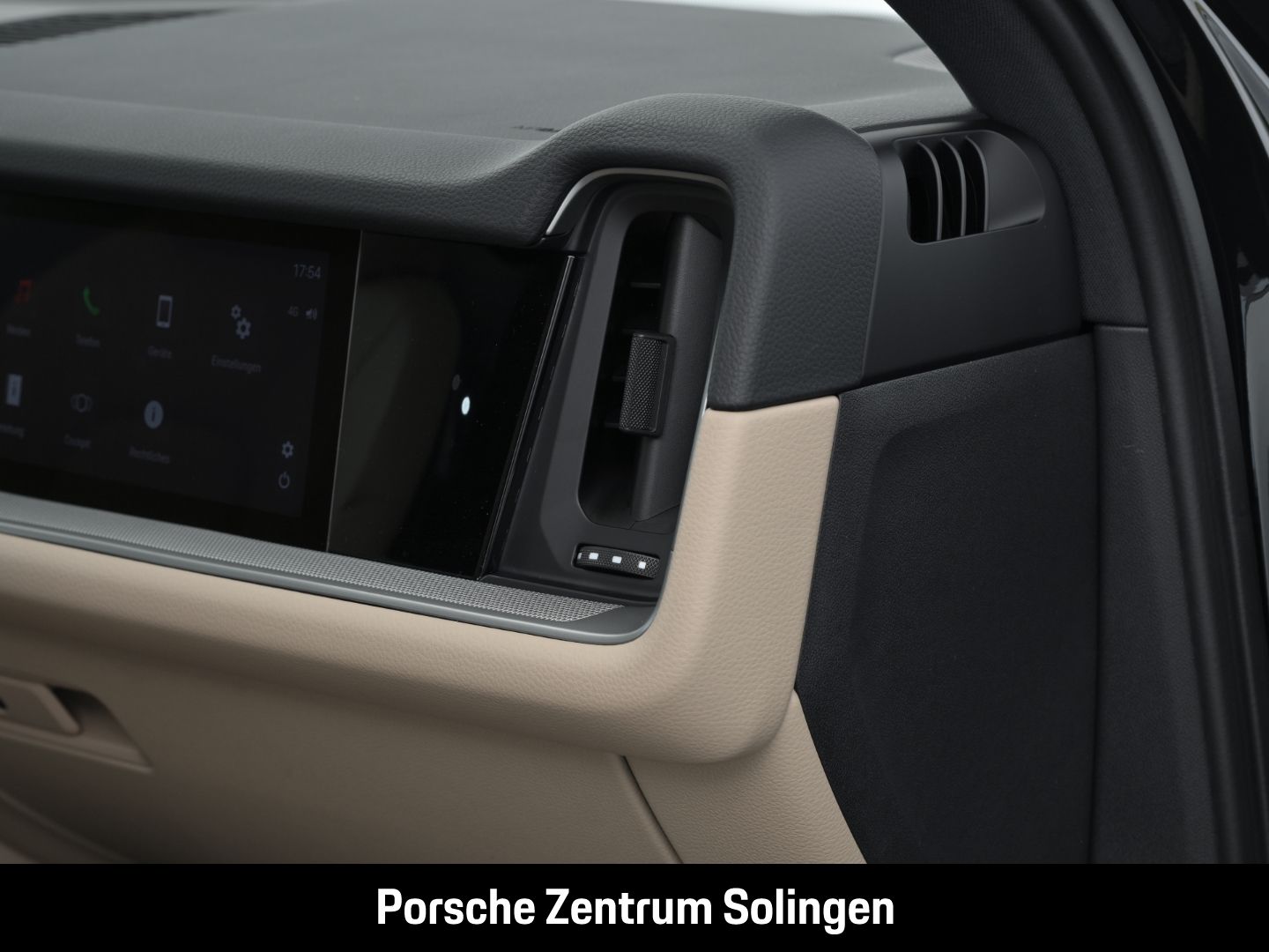 Porsche Cayenne E-Hybrid Panoramadach Bose Beifahrerdisp