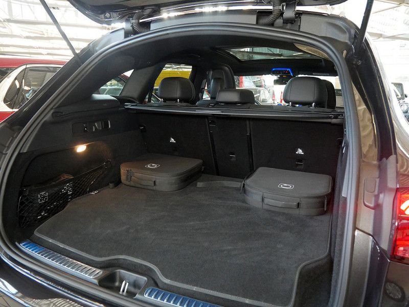 Mercedes-Benz GLC 300 de 4M AMG NIGHT MEMO AHK DISTR KAMERA