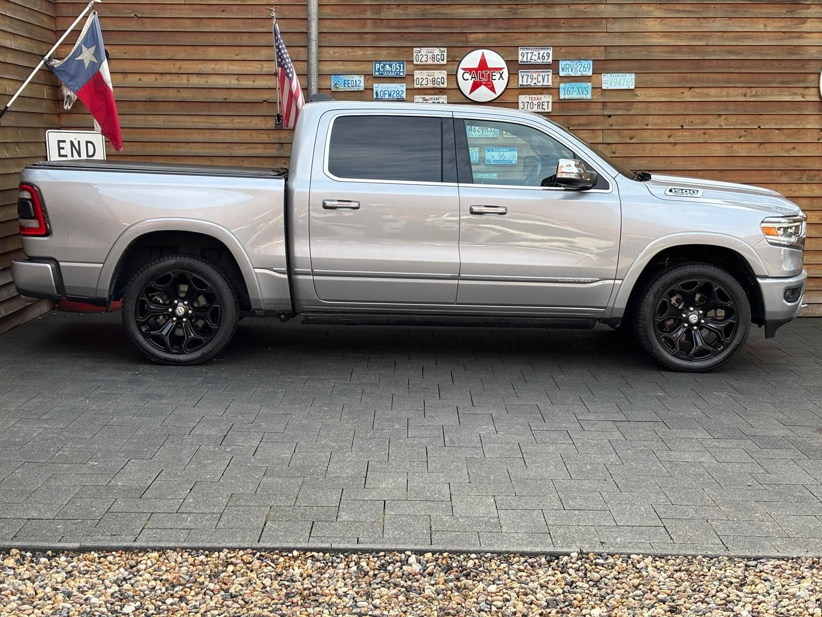 Dodge RAM 1500 5,7 Limited 4x4 LED Pano AHK Memory LPG