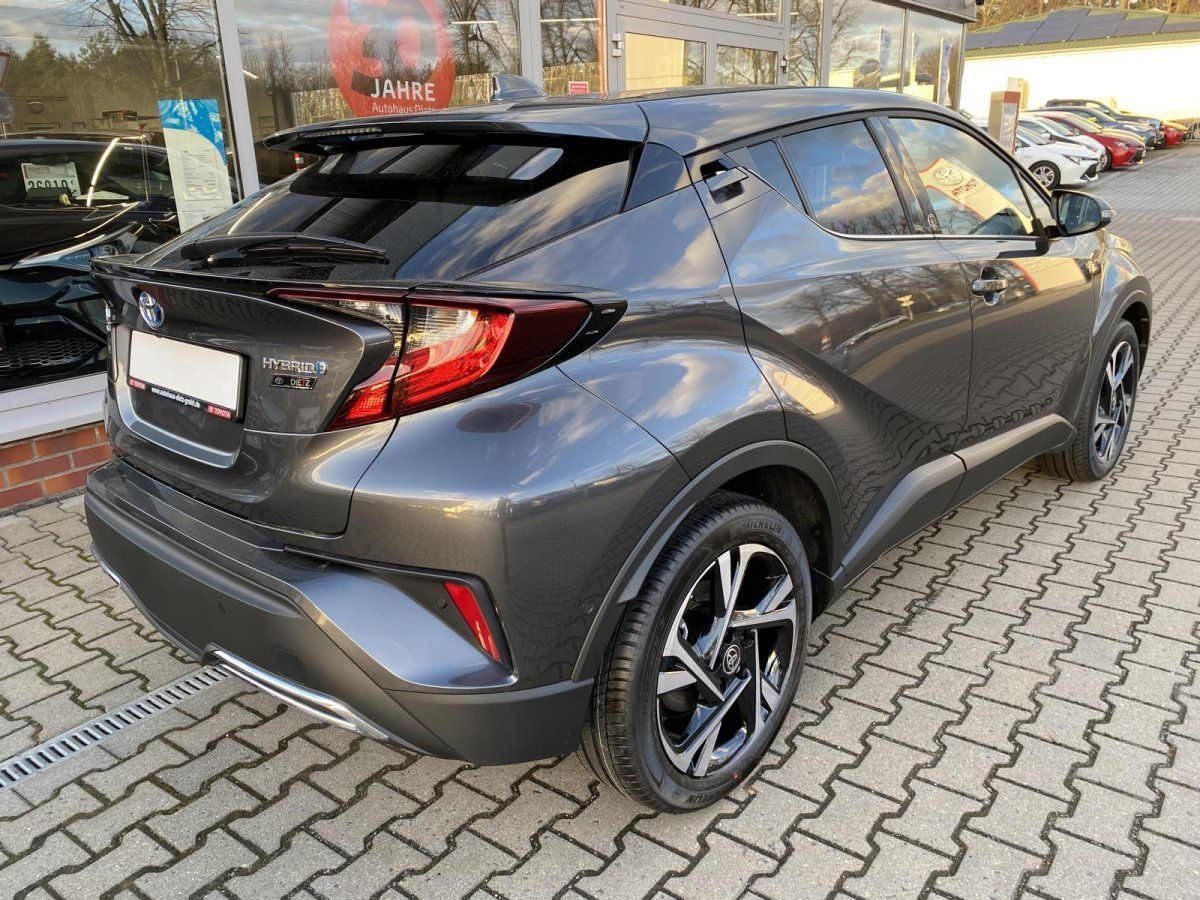 Toyota C-HR 2.0 Hybrid - Samsaru's Car Outlet