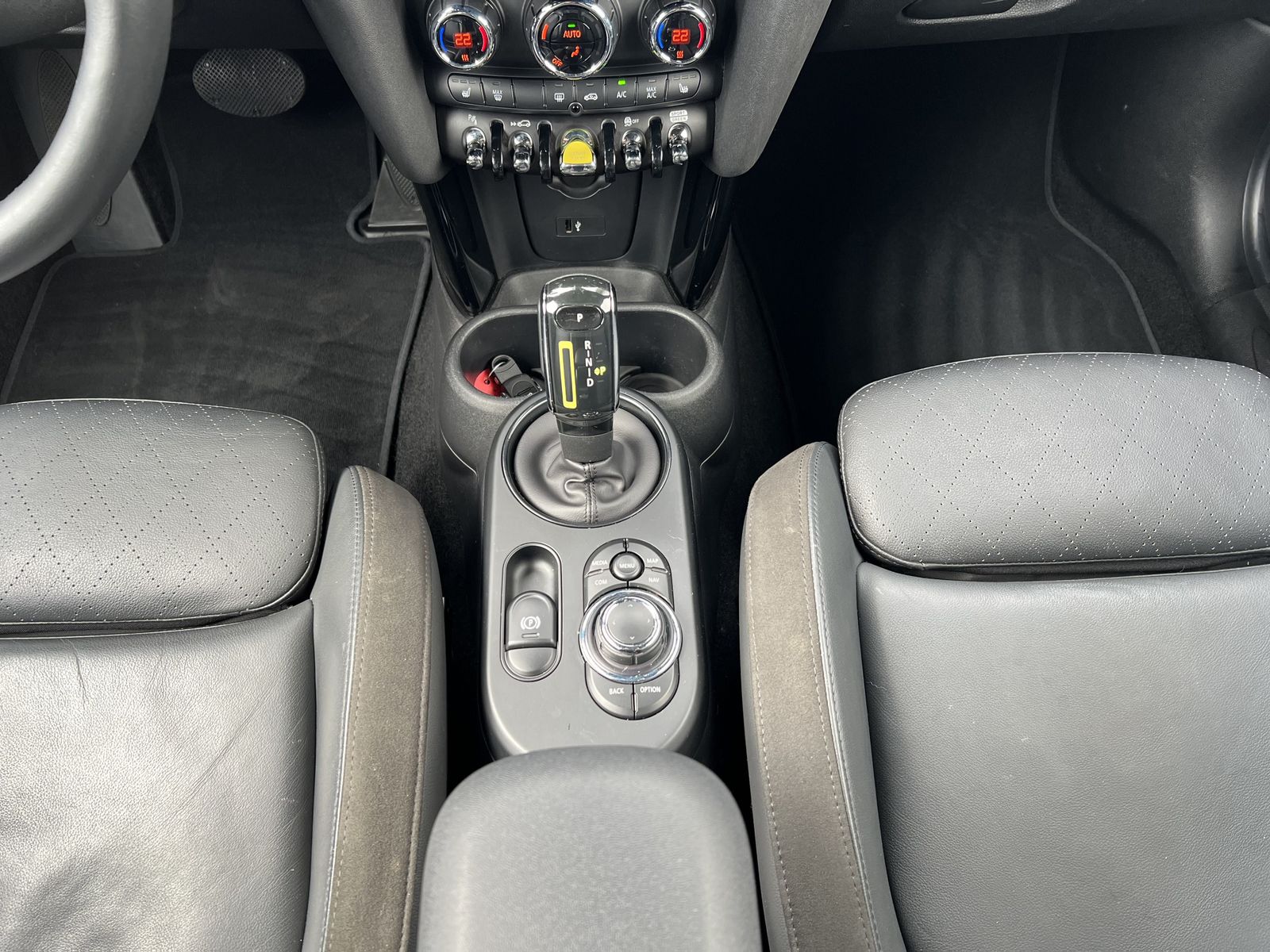 MINI Cooper SE 3-Türer CLASSIC TRIM - Samsaru's Car Outlet