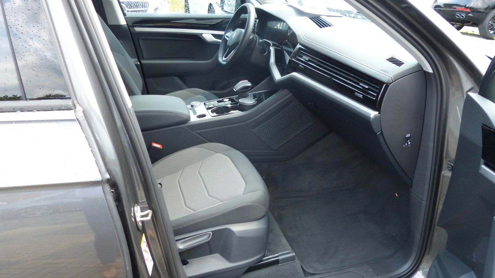 Volkswagen Touareg 3.0 TDI 4 Motion - Samsaru's Car Outlet