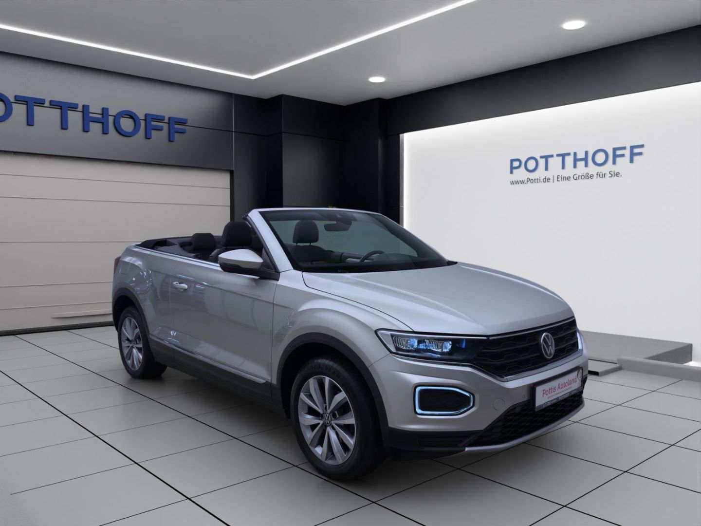 Volkswagen T-Roc 1.0 TSI STYLE - Samsaru's Car Outlet