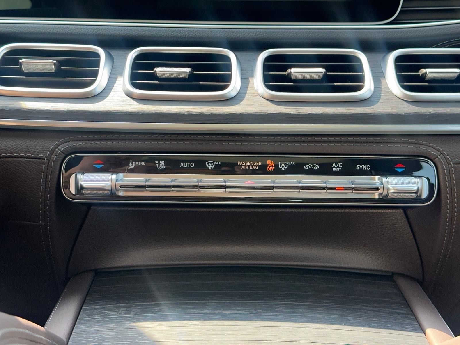 Mercedes-Benz GLE400 4M AMG-LINE DISTRONIC PANO HUD KEYLESS-GO