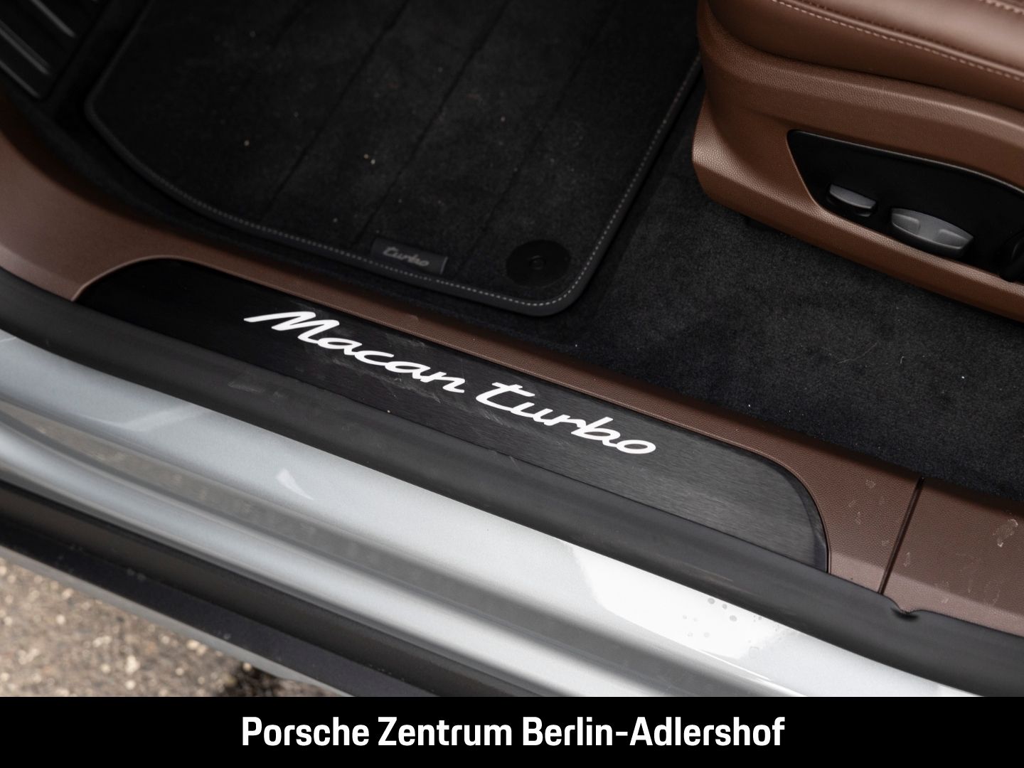 Porsche Macan Turbo - Samsaru's Car Outlet