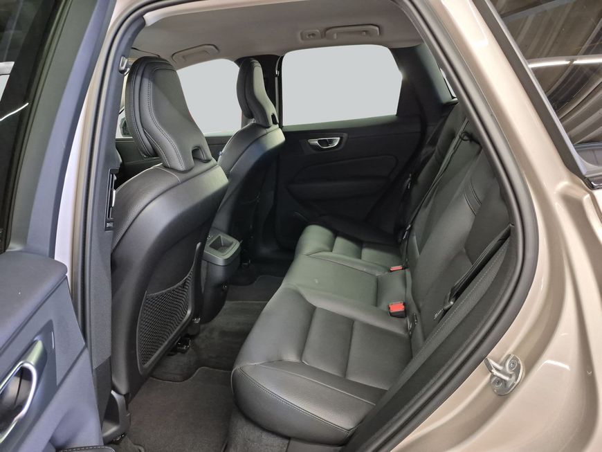 Volvo XC60 B4 B Plus Dark    STDZH*BLIS*ACC*AHZV